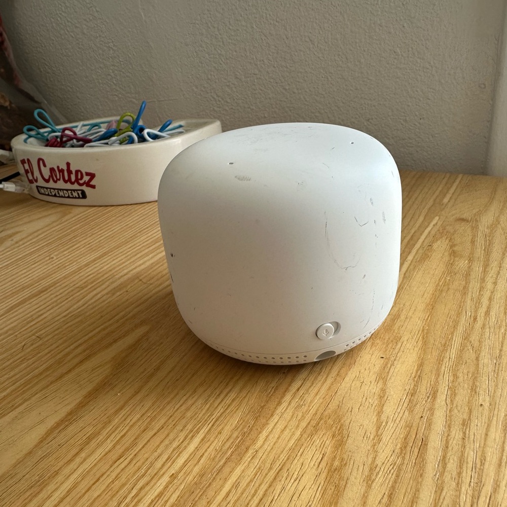 Google Nest Wifi - AC2200 (2nd Gen) Router + Access Point (2-Pack, Snow)